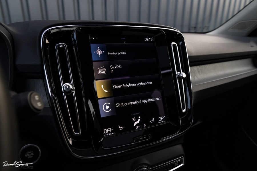 Volvo XC40 1.5 T4 Recharge Inscription | Panorama dak | Harman Kardon | Zwenkbare trekhaak |