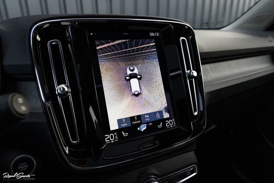 Volvo XC40 1.5 T4 Recharge Inscription | Panorama dak | Harman Kardon | Zwenkbare trekhaak |