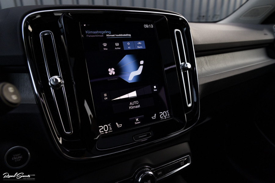 Volvo XC40 1.5 T4 Recharge Inscription | Panorama dak | Harman Kardon | Zwenkbare trekhaak |