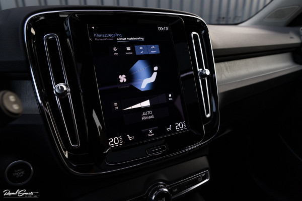 Volvo XC40 1.5 T4 Recharge Inscription | Panorama dak | Harman Kardon | Zwenkbare trekhaak |