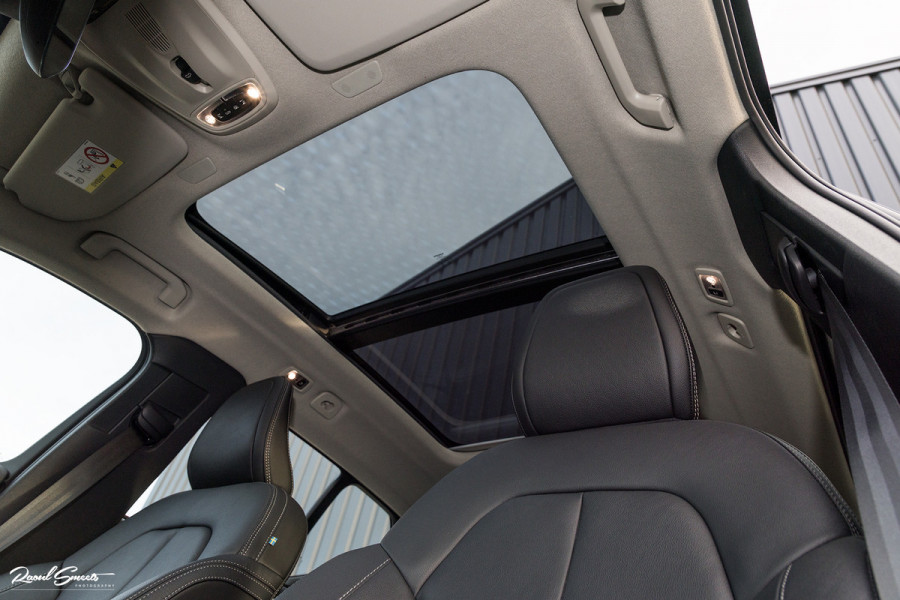 Volvo XC40 1.5 T4 Recharge Inscription | Panorama dak | Harman Kardon | Zwenkbare trekhaak |