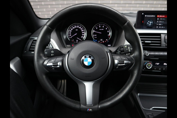 BMW 1-serie 118i High Executive M Sport Pakket Automaat 5 deurs / Navigatie Professional / Leder / 18 Inch / Shadow Line / Stoelverwarming / LED / Parkeersensoren voor+achter / Cruise Control / DAB / Lichtpakket