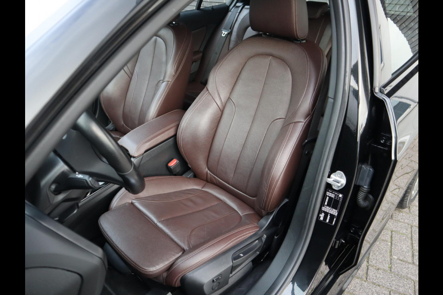 BMW 1-serie 118i High Executive M Sport Pakket Automaat / Live Cockpit Professional / Leder / Hifi / Stoelverwarming / 17 Inch / Adaptieve LED-koplamp / DAB / Parkeersensoren / Lichtpakket