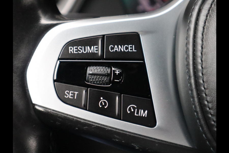 BMW 1-serie 118i High Executive M Sport Pakket Automaat / Live Cockpit Professional / Leder / Hifi / Stoelverwarming / 17 Inch / Adaptieve LED-koplamp / DAB / Parkeersensoren / Lichtpakket