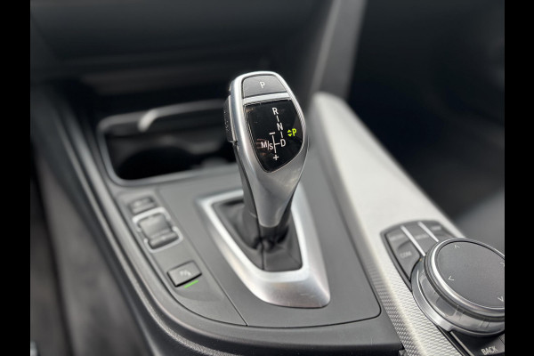 BMW 4 Serie Coupé 420i High Executive M Sport Pakket Automaat / Navigatie Professional / Leder / 19 Inch / Stoelverwarming / Multifunctioneel Instrumentendisplay / Shadow Line / Climate Control / Parkeersensoren voor+achter / Neerklapbare Achterbank
