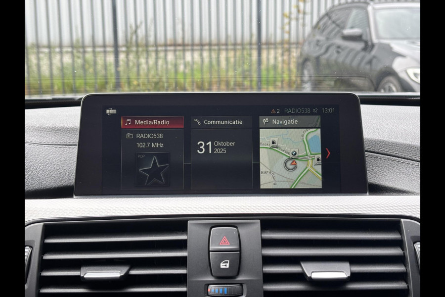 BMW 4 Serie Coupé 420i High Executive M Sport Pakket Automaat / Navigatie Professional / Leder / 19 Inch / Stoelverwarming / Multifunctioneel Instrumentendisplay / Shadow Line / Climate Control / Parkeersensoren voor+achter / Neerklapbare Achterbank