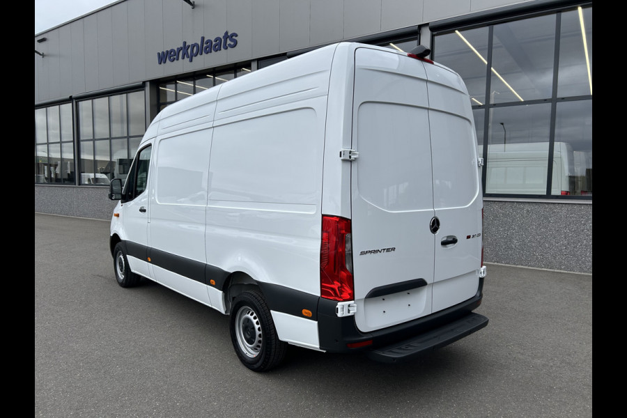 Mercedes-Benz Sprinter 317 CDI L2 H2 Pro LED / MBUX / Navigatie / Camera / Parkeersensoren / Cruise control / Airco / 270 Graden achterdeuren