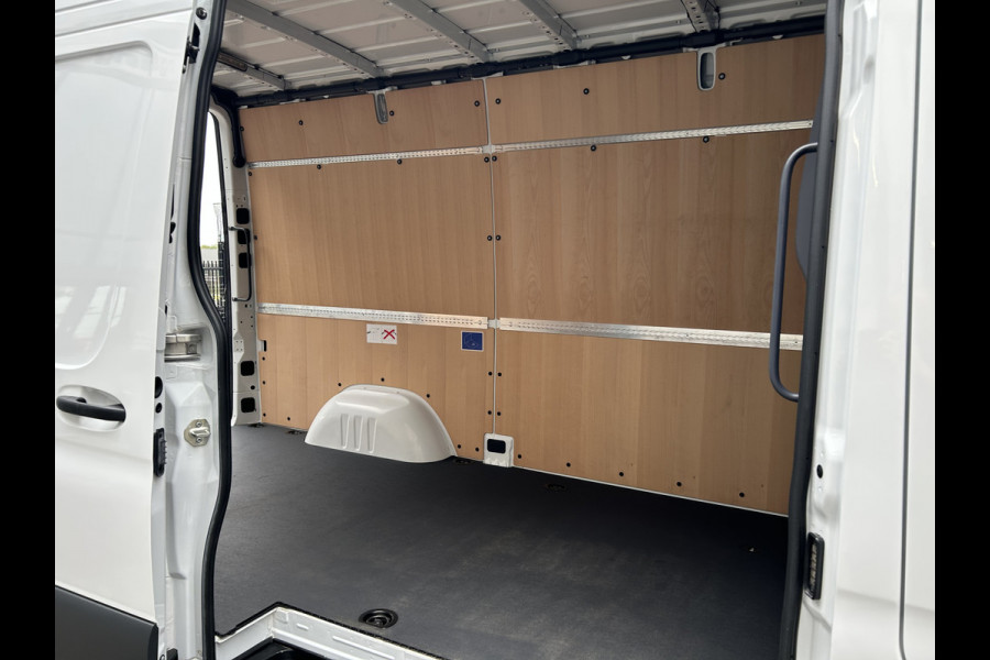 Mercedes-Benz Sprinter 317 CDI L2 H2 Pro LED / MBUX / Navigatie / Camera / Parkeersensoren / Cruise control / Airco / 270 Graden achterdeuren