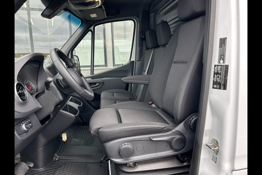Mercedes-Benz Sprinter 317 CDI L2 H2 Pro LED / MBUX / Navigatie / Camera / Parkeersensoren / Cruise control / Airco / 270 Graden achterdeuren