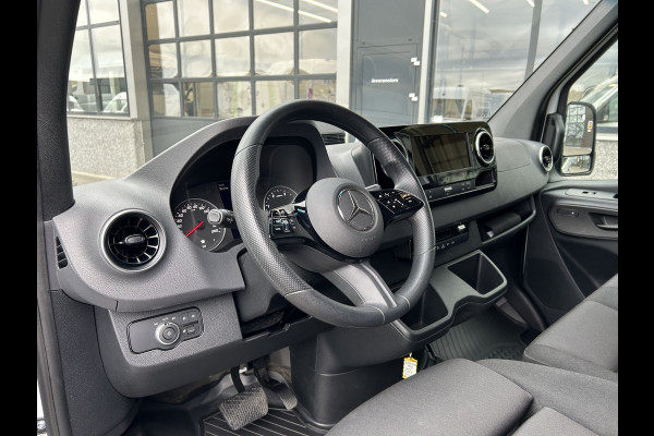 Mercedes-Benz Sprinter 317 CDI L2 H2 Pro LED / MBUX / Navigatie / Camera / Parkeersensoren / Cruise control / Airco / 270 Graden achterdeuren