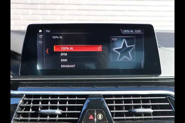 BMW 5 Serie Sedan 520i High Executive Luxury Line Automaat / Navigatiesysteem Professional / Comfortstoelen / Hifi / LED / Stoelverwarming / Head-Up Display / Neerklapbare Achterbank / Parkeersensoren voor+achter / Chrome Line