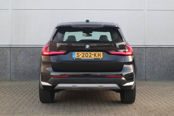 BMW X1 sDrive18i X-Line / Trekhaak / Adaptieve Cruise / 19inch / Camera /