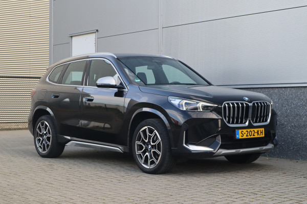 BMW X1 sDrive18i X-Line / Trekhaak / Adaptieve Cruise / 19inch / Camera /