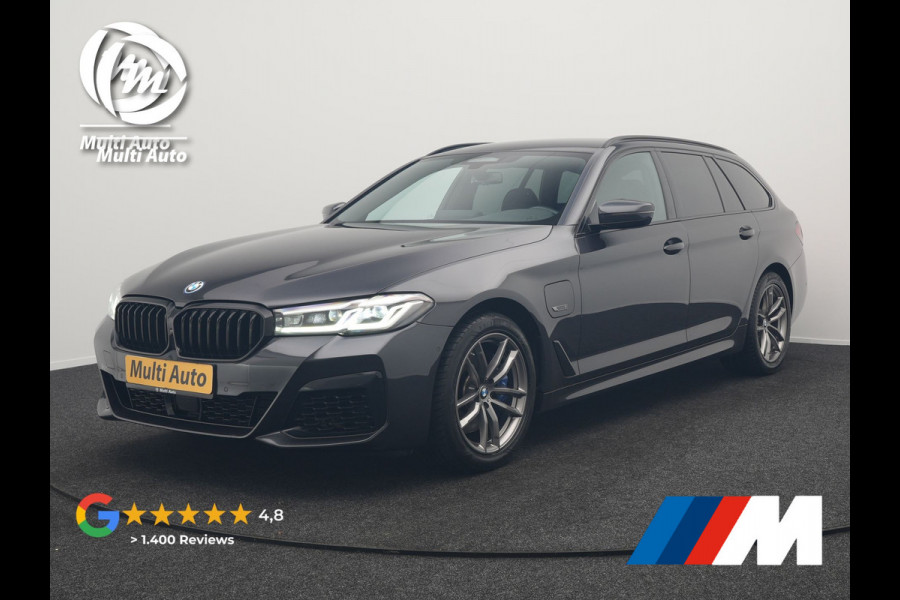 BMW 5 Serie Touring 520e M Sport Plug In Hybrid 204pk Dealer O.H PHEV | Trekhaak af Fabriek | Adaptive Cruise | Alcantara Sportstoelen Verwarmd | Camera | Navi Pro | Sfeerverlichting | Apple Carplay |
