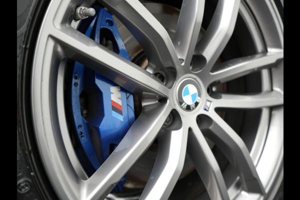 BMW 5 Serie Touring 520e M Sport Plug In Hybrid 204pk Dealer O.H PHEV | Trekhaak af Fabriek | Adaptive Cruise | Alcantara Sportstoelen Verwarmd | Camera | Navi Pro | Sfeerverlichting | Apple Carplay |