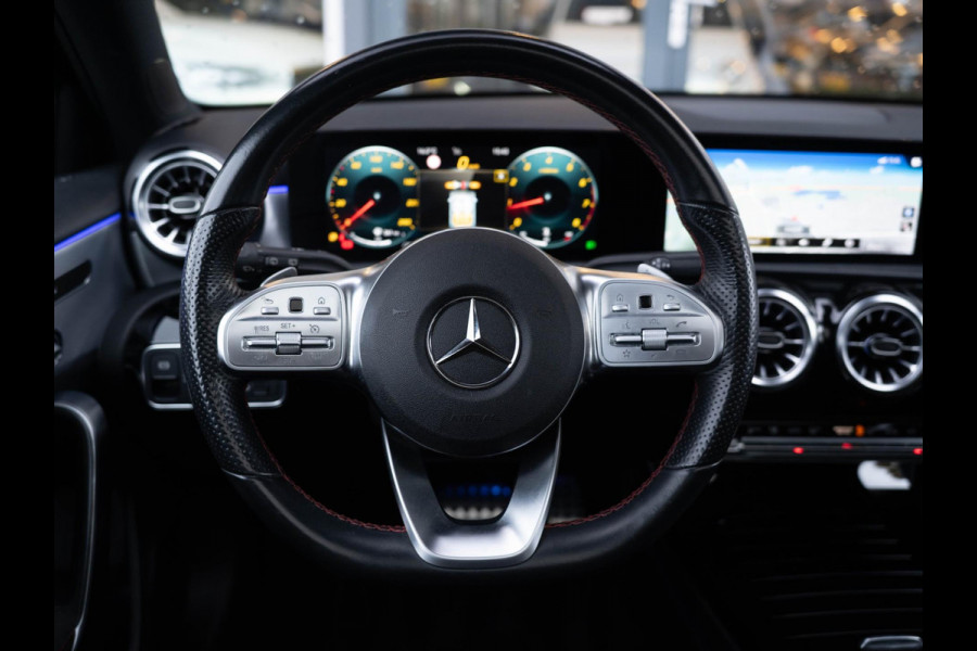 Mercedes-Benz A-Klasse 180 Business Solution AMG / Pano / Memory / Ambiance / Adaptive