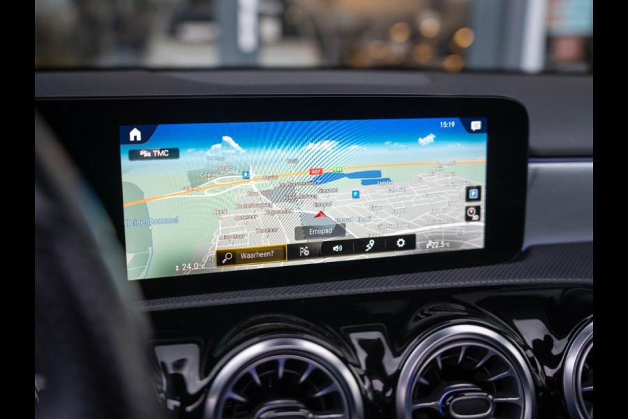 Mercedes-Benz A-Klasse 180 Business Solution AMG / Pano / Memory / Ambiance / Adaptive