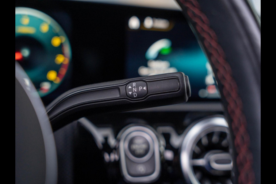 Mercedes-Benz A-Klasse 180 Business Solution AMG / Pano / Memory / Ambiance / Adaptive