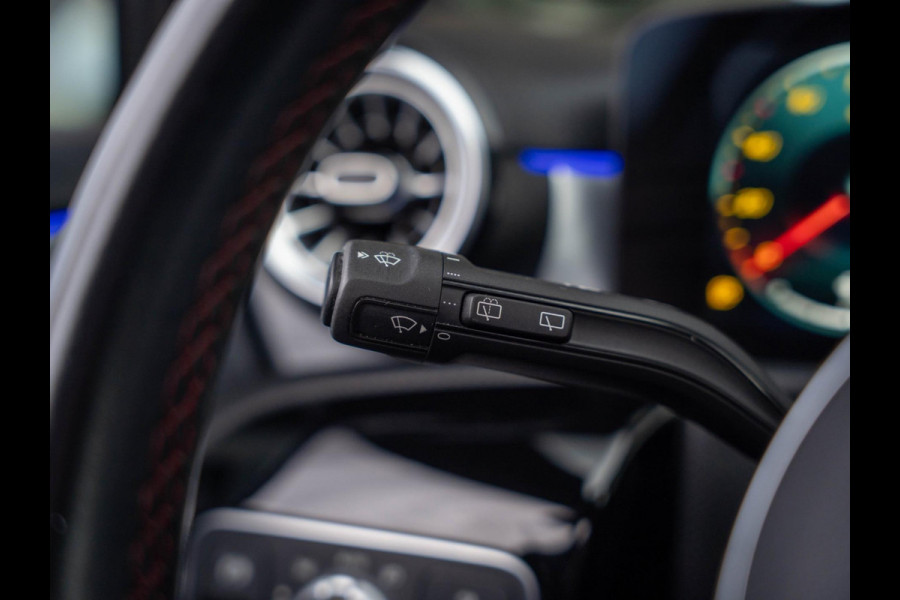 Mercedes-Benz A-Klasse 180 Business Solution AMG / Pano / Memory / Ambiance / Adaptive