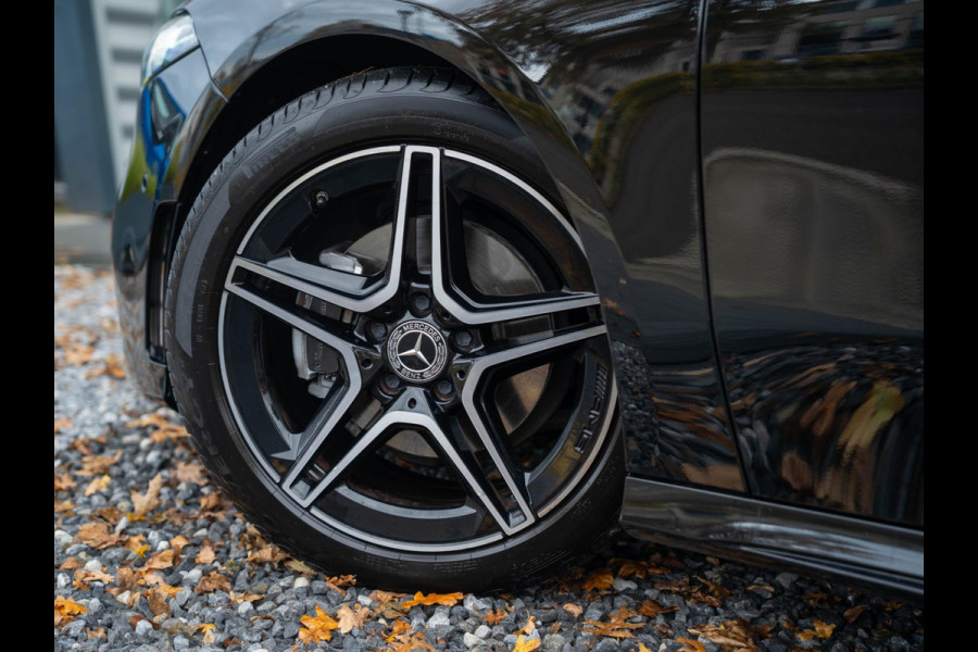 Mercedes-Benz A-Klasse 180 Business Solution AMG / Pano / Memory / Ambiance / Adaptive