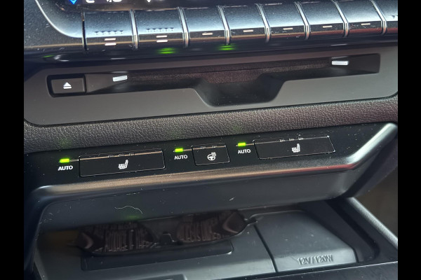 Lexus UX 250h F Sport Line | Trekhaak, Head up display, Parkeersensoren, 18 inch, Elektrische bedienbare stoel, Stoel + Stuurverwarming