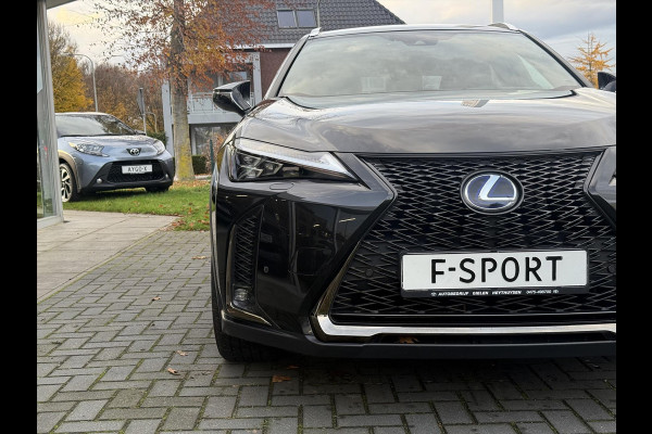 Lexus UX 250h F Sport Line | Trekhaak, Head up display, Parkeersensoren, 18 inch, Elektrische bedienbare stoel, Stoel + Stuurverwarming