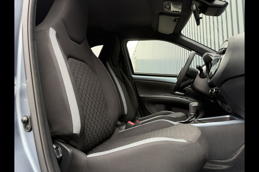 Toyota Aygo X 1.0 VVT-i S-CVT Pulse / Bi tone | 6.000 km | PDC V+A | Clima | Rijklaar!!