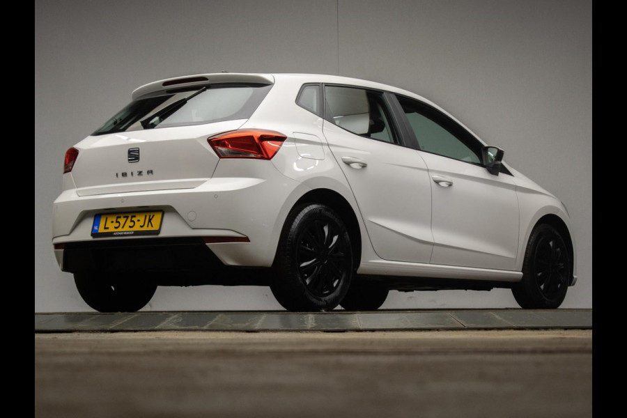 Seat Ibiza 1.0 TSI Style Sport (APPLE CARPLAY,NAVI,LED,CAMERA,PDC,GETINT,SPORTSTOELEN,CLIMATE,NETTESTAAT)