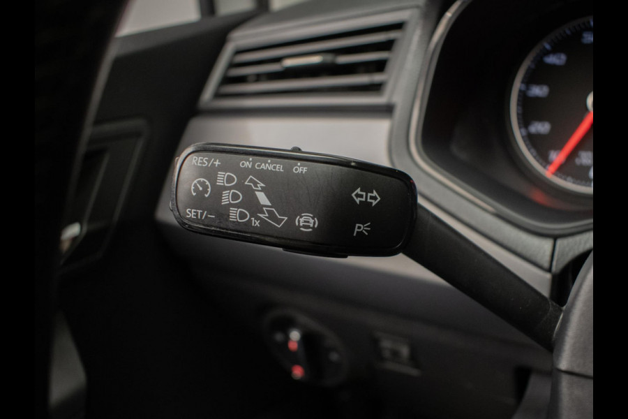 Seat Ibiza 1.0 TSI Style Sport (APPLE CARPLAY,NAVI,LED,CAMERA,PDC,GETINT,SPORTSTOELEN,CLIMATE,NETTESTAAT)