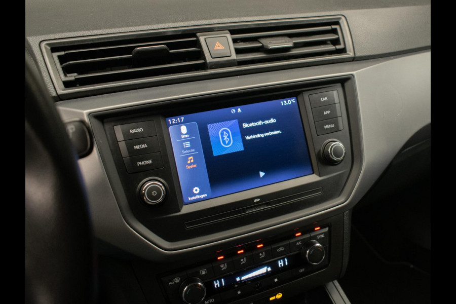 Seat Ibiza 1.0 TSI Style Sport (APPLE CARPLAY,NAVI,LED,CAMERA,PDC,GETINT,SPORTSTOELEN,CLIMATE,NETTESTAAT)