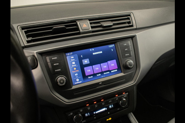 Seat Ibiza 1.0 TSI Style Sport (APPLE CARPLAY,NAVI,LED,CAMERA,PDC,GETINT,SPORTSTOELEN,CLIMATE,NETTESTAAT)