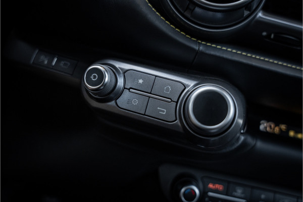 Ferrari 812 6.5 V12 Superfast HELE - Racing seats l Passenger display l JBL