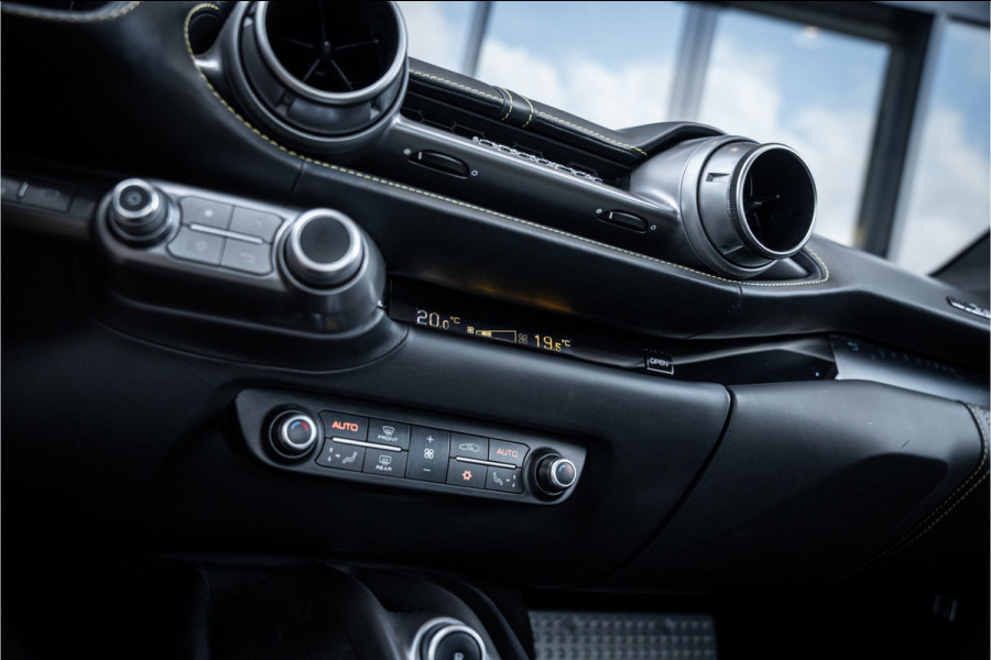 Ferrari 812 6.5 V12 Superfast HELE - Racing seats l Passenger display l JBL