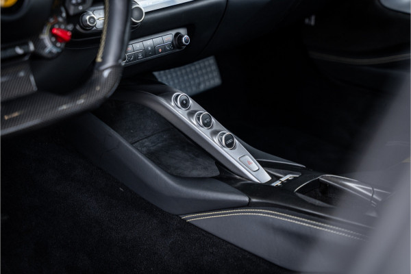 Ferrari 812 6.5 V12 Superfast HELE - Racing seats l Passenger display l JBL