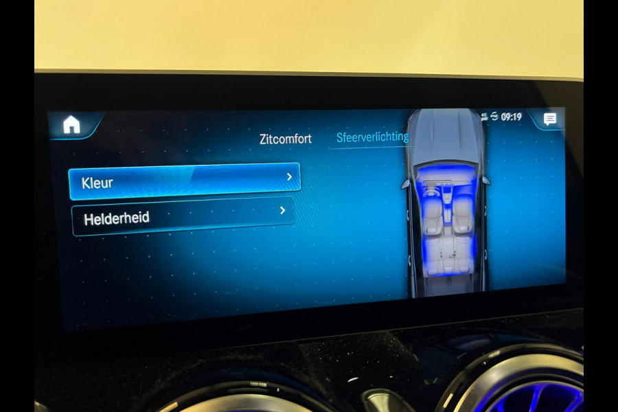 Mercedes-Benz GLB-Klasse 200 / AMG / NL-auto / Pano / Burmester / Memory