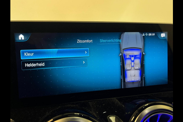 Mercedes-Benz GLB-Klasse 200 / AMG / NL-auto / Pano / Burmester / Memory