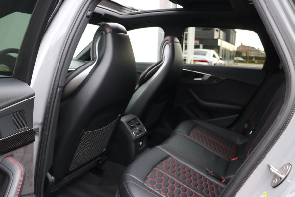 Audi RS4 2.9 TFSI Quattro Matrix Pano Massage Carbon