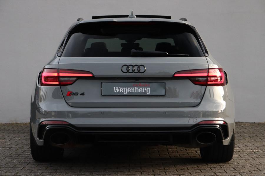 Audi RS4 2.9 TFSI Quattro Matrix Pano Massage Carbon