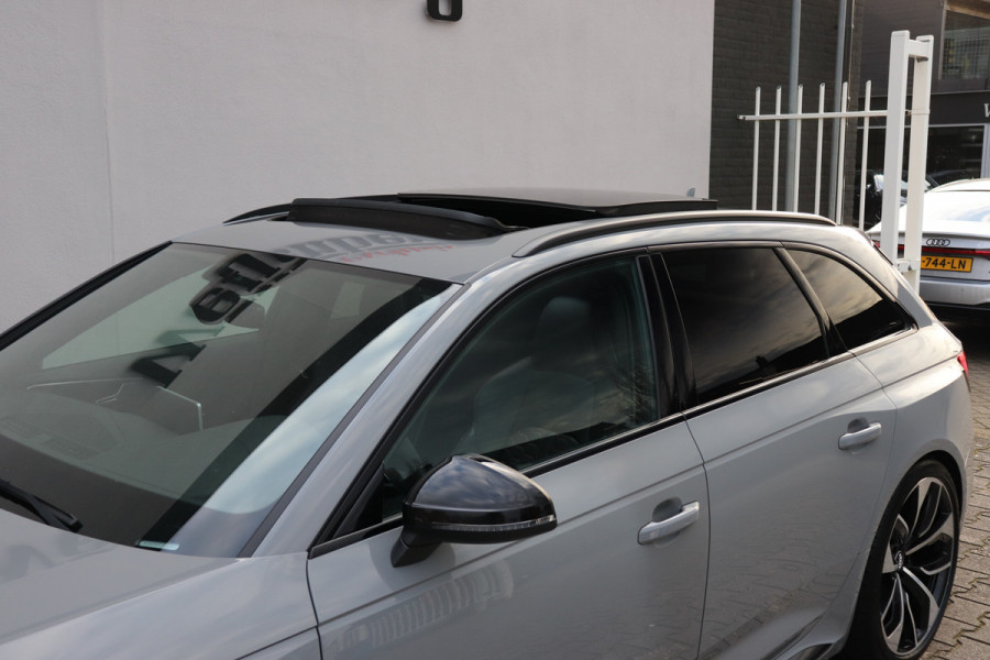 Audi RS4 2.9 TFSI Quattro Matrix Pano Massage Carbon