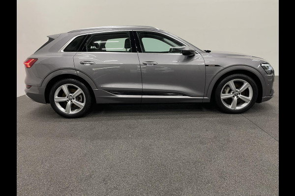 Audi e-tron e-tron 50 quattro Launch edition plus 71 kWh Panoramadak Navigatie Apple Carplay/Android Auto Parkeersensoren Adaptive Cruise Control Memory stoelen Leder Stoelverwarming Climate Control
