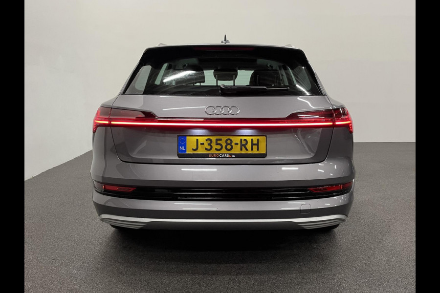 Audi e-tron e-tron 50 quattro Launch edition plus 71 kWh Panoramadak Navigatie Apple Carplay/Android Auto Parkeersensoren Adaptive Cruise Control Memory stoelen Leder Stoelverwarming Climate Control