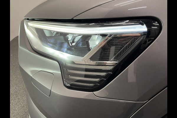 Audi e-tron e-tron 50 quattro Launch edition plus 71 kWh Panoramadak Navigatie Apple Carplay/Android Auto Parkeersensoren Adaptive Cruise Control Memory stoelen Leder Stoelverwarming Climate Control