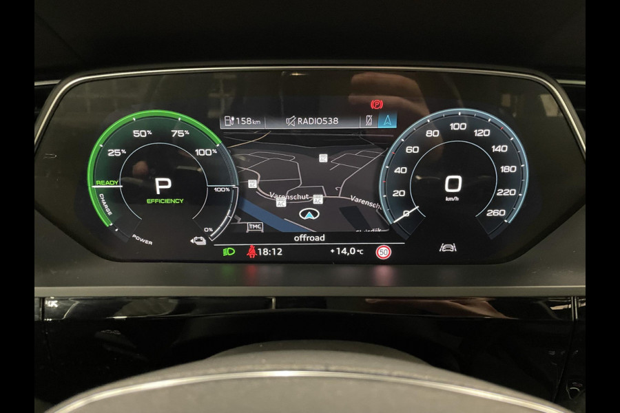 Audi e-tron e-tron 50 quattro Launch edition plus 71 kWh Panoramadak Navigatie Apple Carplay/Android Auto Parkeersensoren Adaptive Cruise Control Memory stoelen Leder Stoelverwarming Climate Control