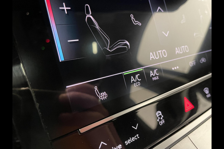 Audi e-tron e-tron 50 quattro Launch edition plus 71 kWh Panoramadak Navigatie Apple Carplay/Android Auto Parkeersensoren Adaptive Cruise Control Memory stoelen Leder Stoelverwarming Climate Control