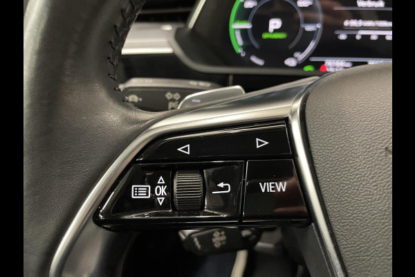 Audi e-tron e-tron 50 quattro Launch edition plus 71 kWh Panoramadak Navigatie Apple Carplay/Android Auto Parkeersensoren Adaptive Cruise Control Memory stoelen Leder Stoelverwarming Climate Control