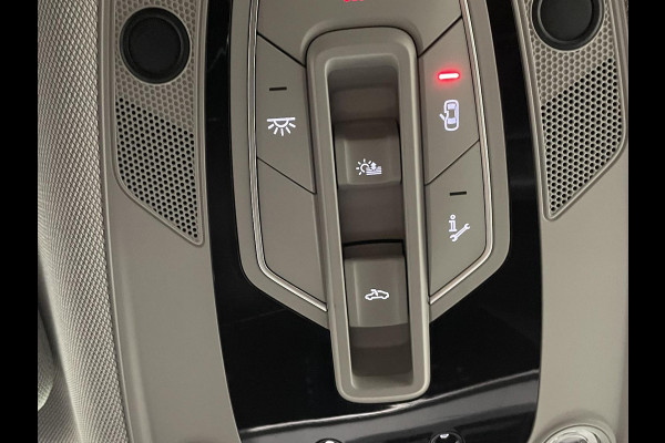 Audi e-tron e-tron 50 quattro Launch edition plus 71 kWh Panoramadak Navigatie Apple Carplay/Android Auto Parkeersensoren Adaptive Cruise Control Memory stoelen Leder Stoelverwarming Climate Control