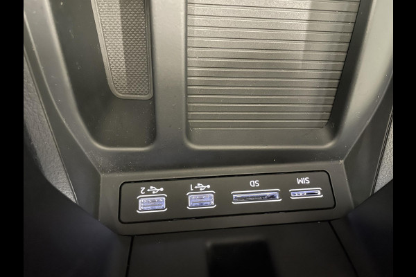 Audi e-tron e-tron 50 quattro Launch edition plus 71 kWh Panoramadak Navigatie Apple Carplay/Android Auto Parkeersensoren Adaptive Cruise Control Memory stoelen Leder Stoelverwarming Climate Control