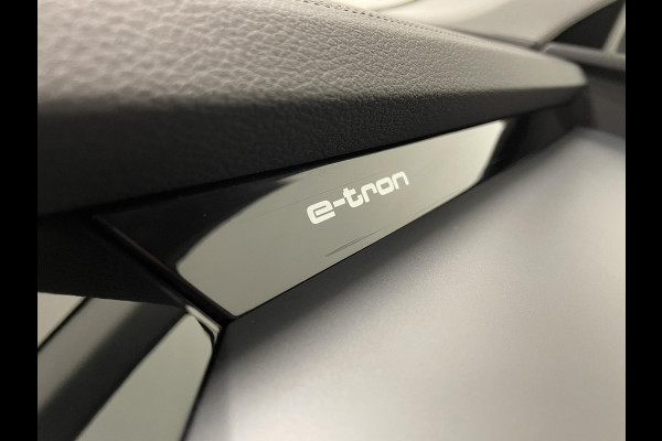 Audi e-tron e-tron 50 quattro Launch edition plus 71 kWh Panoramadak Navigatie Apple Carplay/Android Auto Parkeersensoren Adaptive Cruise Control Memory stoelen Leder Stoelverwarming Climate Control