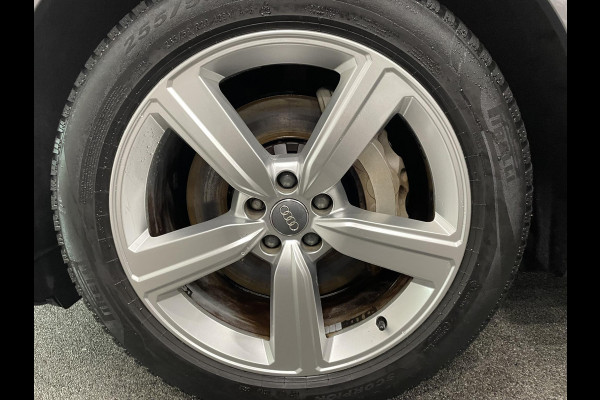 Audi e-tron e-tron 50 quattro Launch edition plus 71 kWh Panoramadak Navigatie Apple Carplay/Android Auto Parkeersensoren Adaptive Cruise Control Memory stoelen Leder Stoelverwarming Climate Control