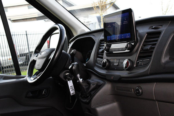 Ford Transit 350 2.0 TDCI L3H2 Black Edition Cruise, Camera, Carplay, 130pk, Trekhaak, Multimedia, NAVI Uniek!